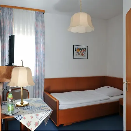 Hotel Gruener Baum 3*