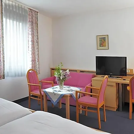Gruener Baum 3* 폼메르스펠덴