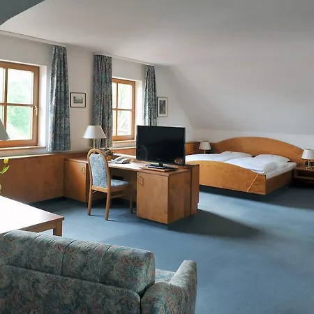 Gruener Baum Pommersfelden